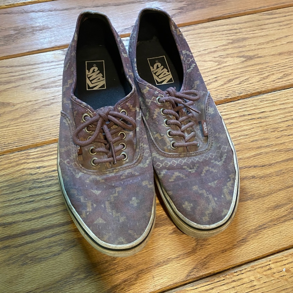 Men’s Aztec vans
